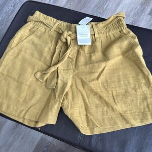 Linen shorts mustard color